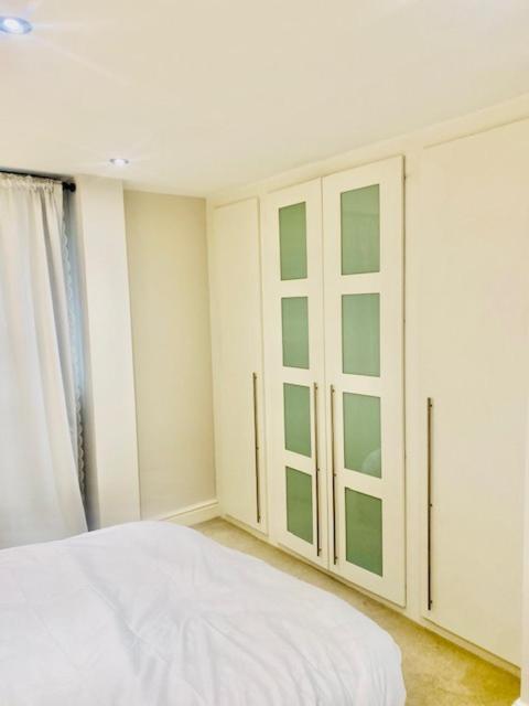 Modern Detached House Londra